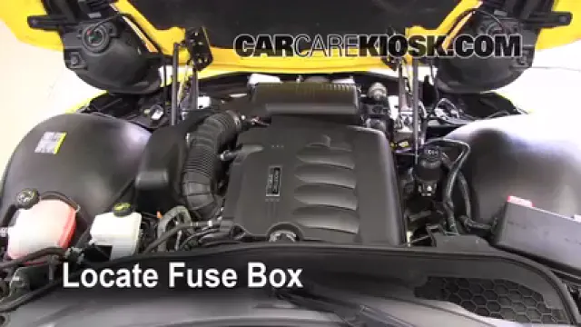 2007 Pontiac Solstice 2.4L 4 Cyl. Fuse (Engine) Replace